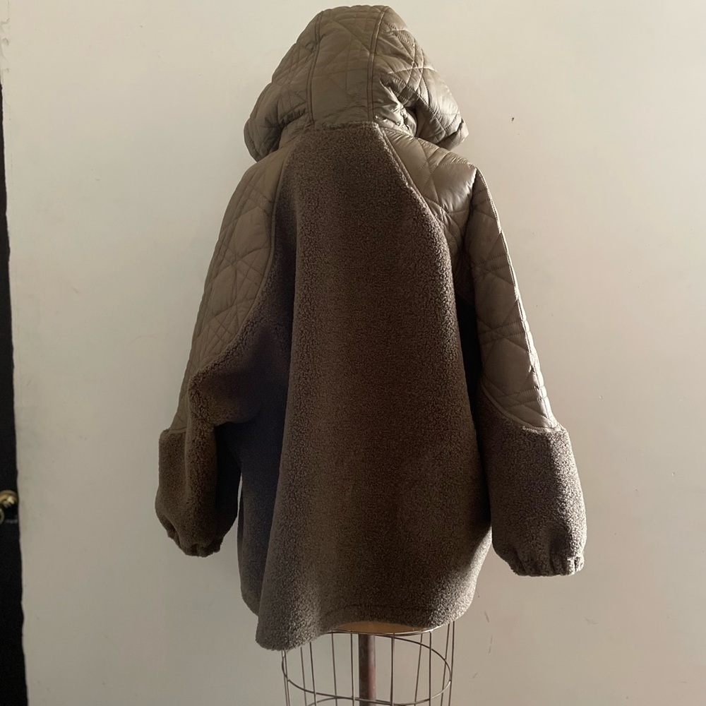 Silk Maison] Oversized Sherpa Quilted Fleece Jacket Coat - Picture 9 of 13